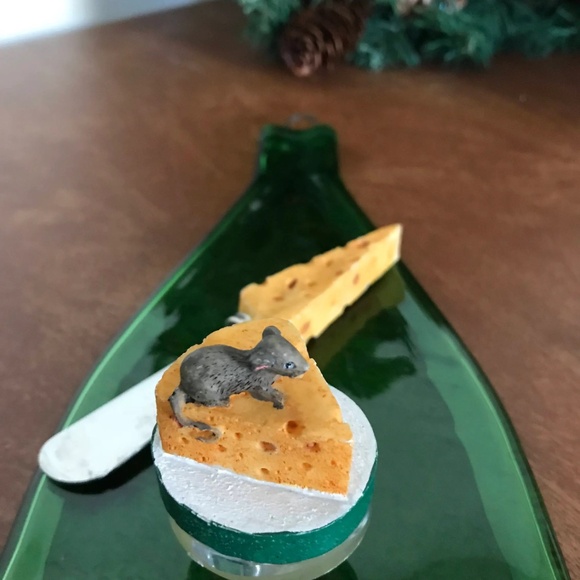 Vintage Green Flat wine Bottle Cheese Plates with Four Cheese Utensils. - Picture 8 of 10